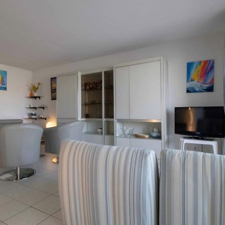 Apartment With Balcony And View On The Port Frejus Bagian luar foto