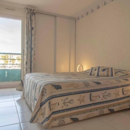 Apartment With Balcony And View On The Port Frejus Bagian luar foto