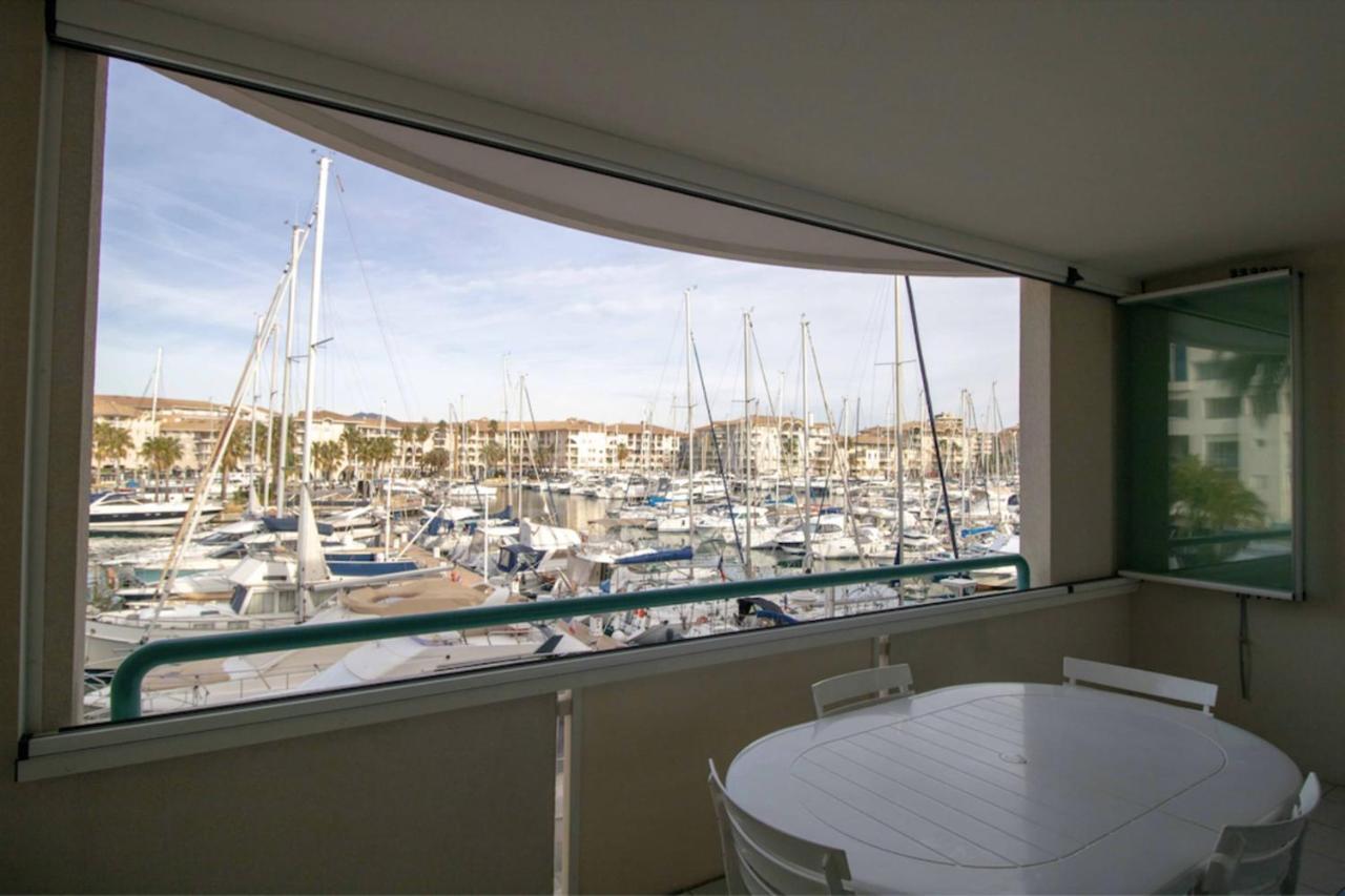 Apartment With Balcony And View On The Port Frejus Bagian luar foto